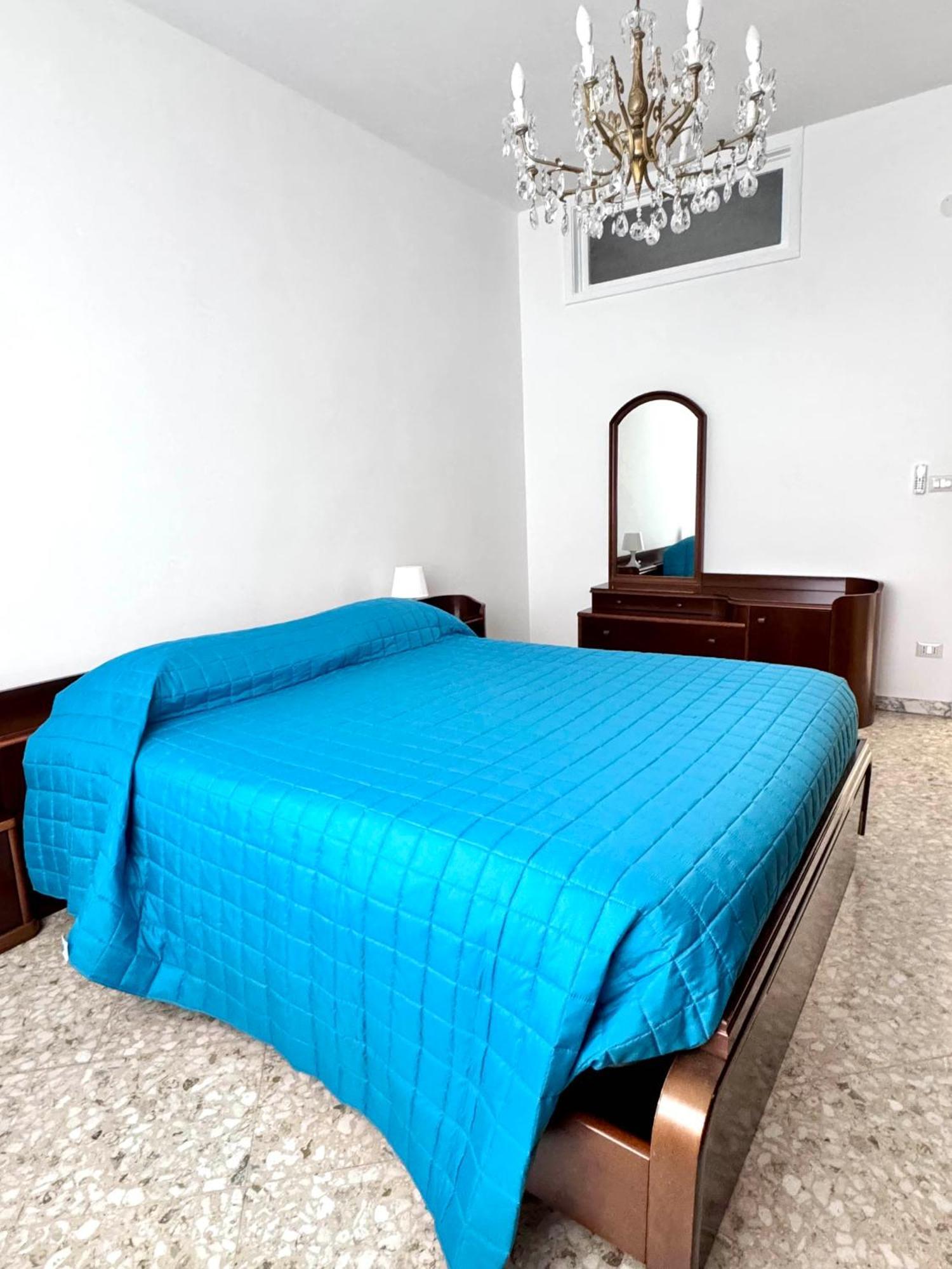 Aliste Apartment Бриндизи Екстериор снимка